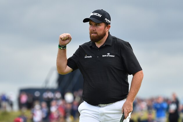 Ireland's Shane Lowry celebrates a putt on the 15th hole during the third round of the British Open golf Championships at Royal Portrush golf club in Northern Ireland on July 20, 2019. (Photo by Glyn KIRK / AFP) / RESTRICTED TO EDITORIAL USE        (Photo credit should read GLYN KIRK/AFP/Getty Images)