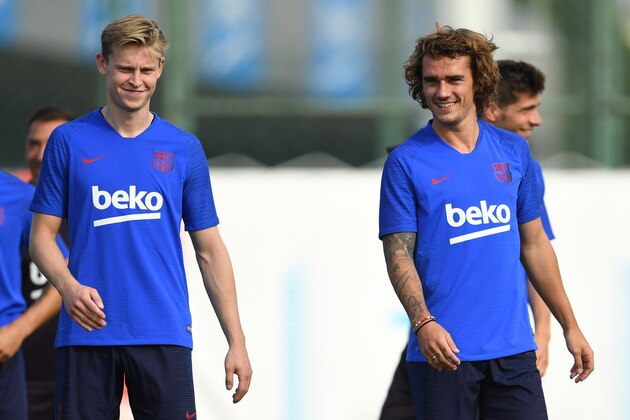BARCELONA, SPAIN - JULY 15: Frenkie de Jong (L) and Antoine Griezmann of FC Barcelona look on during a training session at Ciutat Esportiva of Sant Joan Despi on July 15, 2019 in Barcelona, Spain. (Photo by David Ramos/Getty Images)