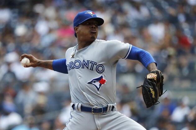 NEW YORK, NEW YORK - JULY 14: Marcus Stroman #6 of the Toronto Blue Jays pitches against the New York Yankees during the first inning at Yankee Stadium on July 14, 2019 in New York City. (Photo by Michael Owens/Getty Images)