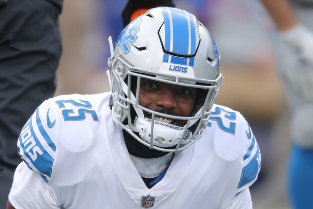 BUFFALO, NY - DECEMBER 16: Theo Riddick #25 of the Detroit Lions warms up before the start of NFL game action against the Buffalo Bills at New Era Field on December 16, 2018 in Buffalo, New York. (Photo by Tom Szczerbowski/Getty Images)
