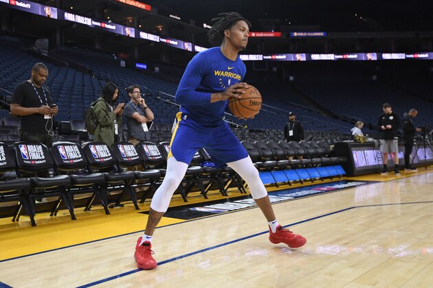 OAKLAND, CA - JUNE 6: Damion Lee of the Golden State Warriors shoots during media availability as part of the 2019 NBA Finals on June 6, 2019 at ORACLE Arena in Oakland, California. NOTE TO USER: User expressly acknowledges and agrees that, by downloading and or using this photograph, User is consenting to the terms and conditions of the Getty Images License Agreement. Mandatory Copyright Notice: Copyright 2019 NBAE (Photo by Noah Graham/NBAE via Getty Images)OAKLAND, CA - JUNE 6: Stephen Curry #30 of the Golden State Warriors addresses the media during media availability as part of the 2019 NBA Finals on June 6, 2019 at ORACLE Arena in Oakland, California. NOTE TO USER: User expressly acknowledges and agrees that, by downloading and or using this photograph, User is consenting to the terms and conditions of the Getty Images License Agreement. Mandatory Copyright Notice: Copyright 2019 NBAE (Photo by Noah Graham/NBAE via Getty Images)