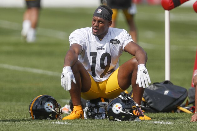 Pittsburgh Steelers wide receiver JuJu Smith-Schuster (19) during an NFL football training camp practice in Latrobe, Pa., Friday, July 26, 2019. (AP Photo/Keith Srakocic)