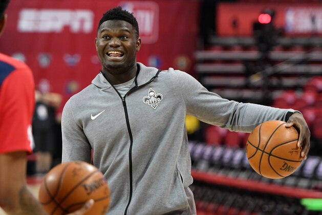 LAS VEGAS, NEVADA - JULY 14:  Zion Williamson #1 of the New Orleans Pelicans warms up on the court before a semifinal game of the 2019 NBA Summer League against the Memphis Grizzlies at the Thomas & Mack Center on July 14, 2019 in Las Vegas, Nevada. NOTE TO USER: User expressly acknowledges and agrees that, by downloading and or using this photograph, User is consenting to the terms and conditions of the Getty Images License Agreement.  (Photo by Ethan Miller/Getty Images)