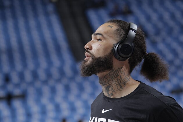 SACRAMENTO, CA - APRIL 7: Willie Cauley-Stein #00 of the Sacramento Kings warms up against the New Orleans Pelicans on April 7, 2019 at Golden 1 Center in Sacramento, California. NOTE TO USER: User expressly acknowledges and agrees that, by downloading and or using this photograph, User is consenting to the terms and conditions of the Getty Images Agreement. Mandatory Copyright Notice: Copyright 2019 NBAE (Photo by Rocky Widner/NBAE via Getty Images)