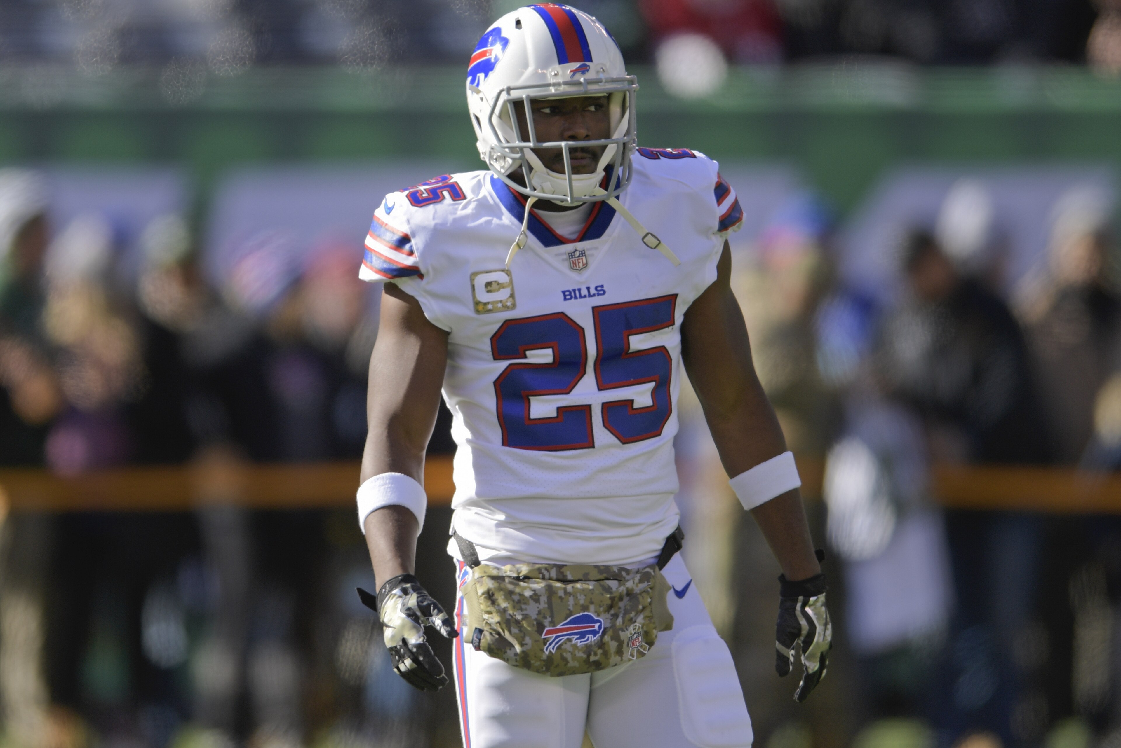 Buffalo Bills running back LeSean McCoy (25) warms up before an NFL football game against the New York Jets, Sunday, Nov. 11, 2018, in East Rutherford, N.J. (AP Photo/Bill Kostroun)