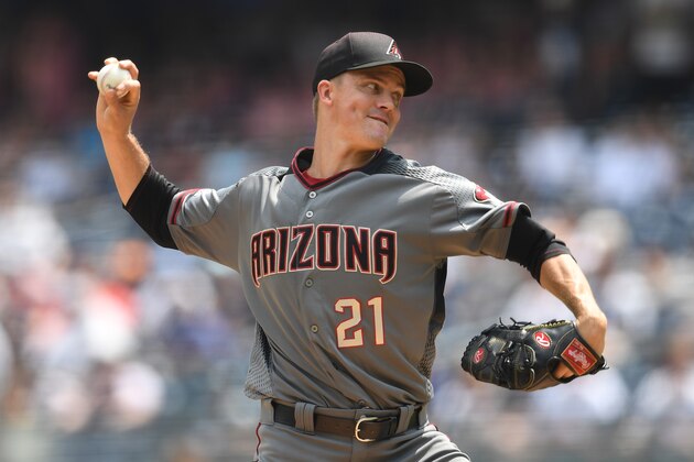 NEW YORK, NEW YORK - JULY 31: Zack Greinke #21 of the Arizona Diamondbacks pitches during the first inning of the game against the New York Yankees at Yankee Stadium on July 31, 2019 in the Bronx borough of New York City. (Photo by Sarah Stier/Getty Images)