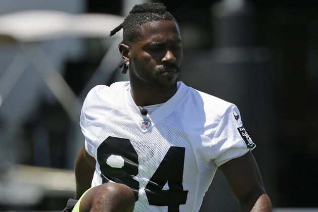 Oakland Raiders' Antonio Brown during NFL football minicamp Tuesday, June 11, 2019, in Alameda, Calif. (AP Photo/Eric Risberg)