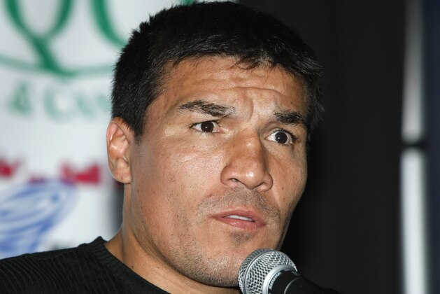 Boxer Carlos Baldomir, of Argentina talks during a news conference in Tacoma, Wash., Thursday, July 26, 2007, about his upcoming fight against Vernon Forrest. They will fight Saturday for the World Boxing Council super welterweight title at the Emerald Queen Casino in Tacoma. (AP Photo/John Froschauer)