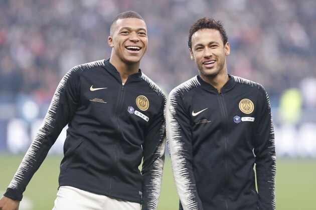 PARIS, FRANCE - APRIL 27: Kylian Mbappe #7 and  Neymar Jr #10 of Paris Saint-Germain look on before the Coupe de France Final match between Stade Rennais and Paris Saint-Germain at Stade de France on April 27, 2019 in Paris, France. (Photo by Catherine Steenkeste/Getty Images)