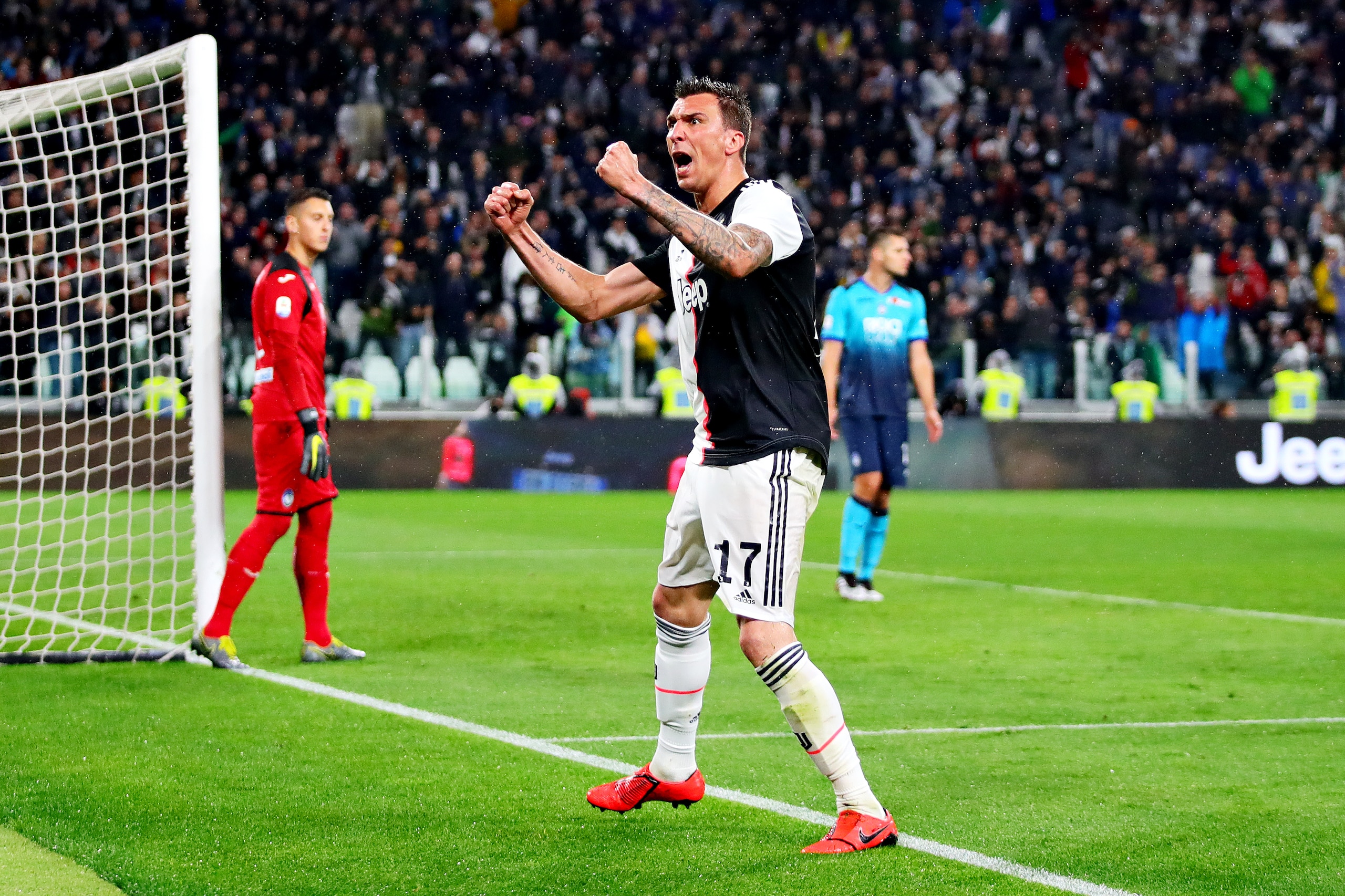 TURIN, ITALY - MAY 19: Mario Mandzukic of Juventus celebrates scoring his sides first goal during the Serie A match between Juventus and Atalanta BC at Allianz Stadium on May 19, 2019 in Turin, Italy. (Photo by Chris Brunskill/Fantasista/Getty Images) TURIN, ITALY - MAY 19: Mario Mandzukic of Juventus celebrates scoring his sides first goal during the Serie A match between Juventus and Atalanta BC at Allianz Stadium on May 19, 2019 in Turin, Italy. (Photo by Chris Brunskill/Fantasista/Getty Images)