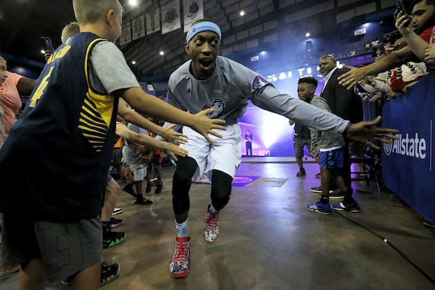 CHICAGO, ILLINOIS - AUGUST 03:  Mike Taylor #88 of the Ghost Ballers greets fans during week seven of the BIG3 three on three basketball league at Allstate Arena on August 03, 2019 in Chicago, Illinois. (Photo by Dylan Buell/BIG3 via Getty Images)