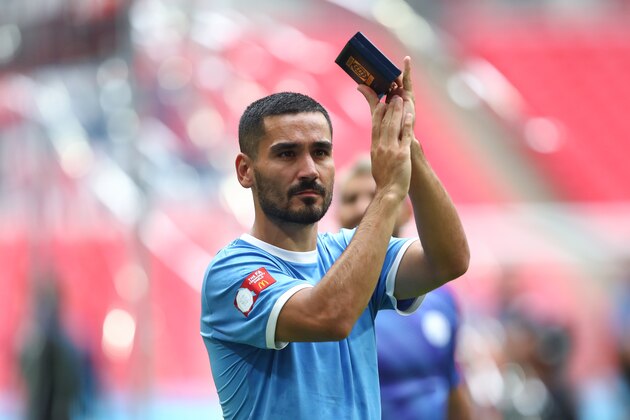 LONDON, ENGLAND - AUGUST 04: Ilkay Gundogan of Manchester City applauds the fans during the FA Community Shield fixture between Liverpool and Manchester City  at Wembley Stadium on August 4, 2019 in London, England. (Photo by Robbie Jay Barratt - AMA/Getty Images)