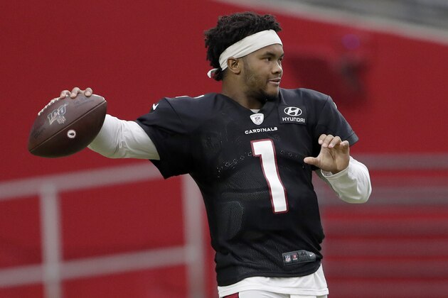 Arizona Cardinals' Kyler Murray (1) warms up during an NFL football training camp scrimmage, Saturday, Aug. 3, 2019, in Glendale, Ariz. (AP Photo/Matt York)