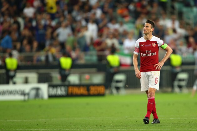 BAKU, AZERBAIJAN - MAY 29: A dejected Laurent Koscielny of Arsenal in the UEFA Europa League Final between Chelsea and Arsenal at Baku Olimpiya Stadionu on May 29, 2019 in Baku, Azerbaijan. (Photo by Robbie Jay Barratt - AMA/Getty Images)