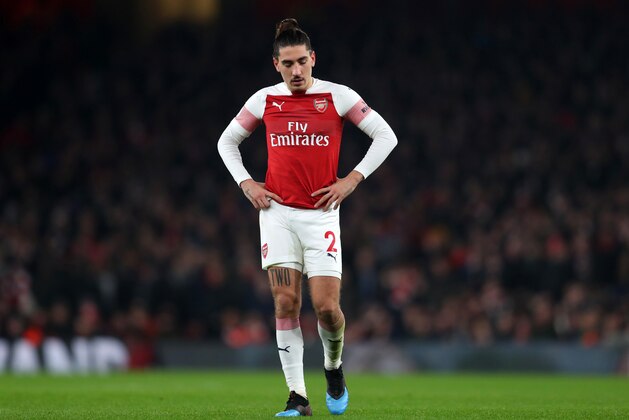 LONDON, ENGLAND - JANUARY 19: A dejected looking Hector Bellerin of Arsenal during the Premier League match between Arsenal FC and Chelsea FC at Emirates Stadium on January 19, 2019 in London, United Kingdom. (Photo by Catherine Ivill/Getty Images)