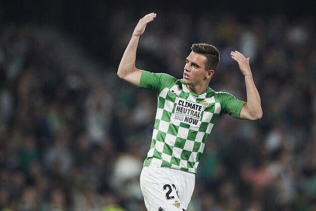 SEVILLE, SPAIN - APRIL 21: Giovanni Lo Celso of Real Betis celebrates scoring his team's opening goal during the La Liga match between Real Betis Balompie and Valencia CF at Estadio Benito Villamarin on April 21, 2019 in Seville, Spain. (Photo by Quality Sport Images/Getty Images)