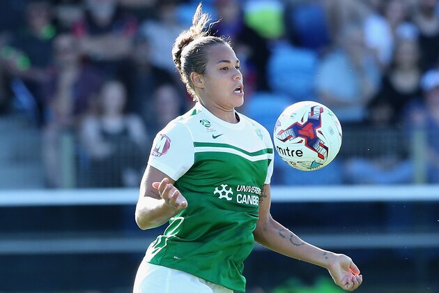 NEWCASTLE, AUSTRALIA - NOVEMBER 19:  Toni Pressley of Canberra United in action during the round four W-League match between Newcastle and Canberra on November 19, 2017 in Newcastle, Australia.  (Photo by Ashley Feder/Getty Images)