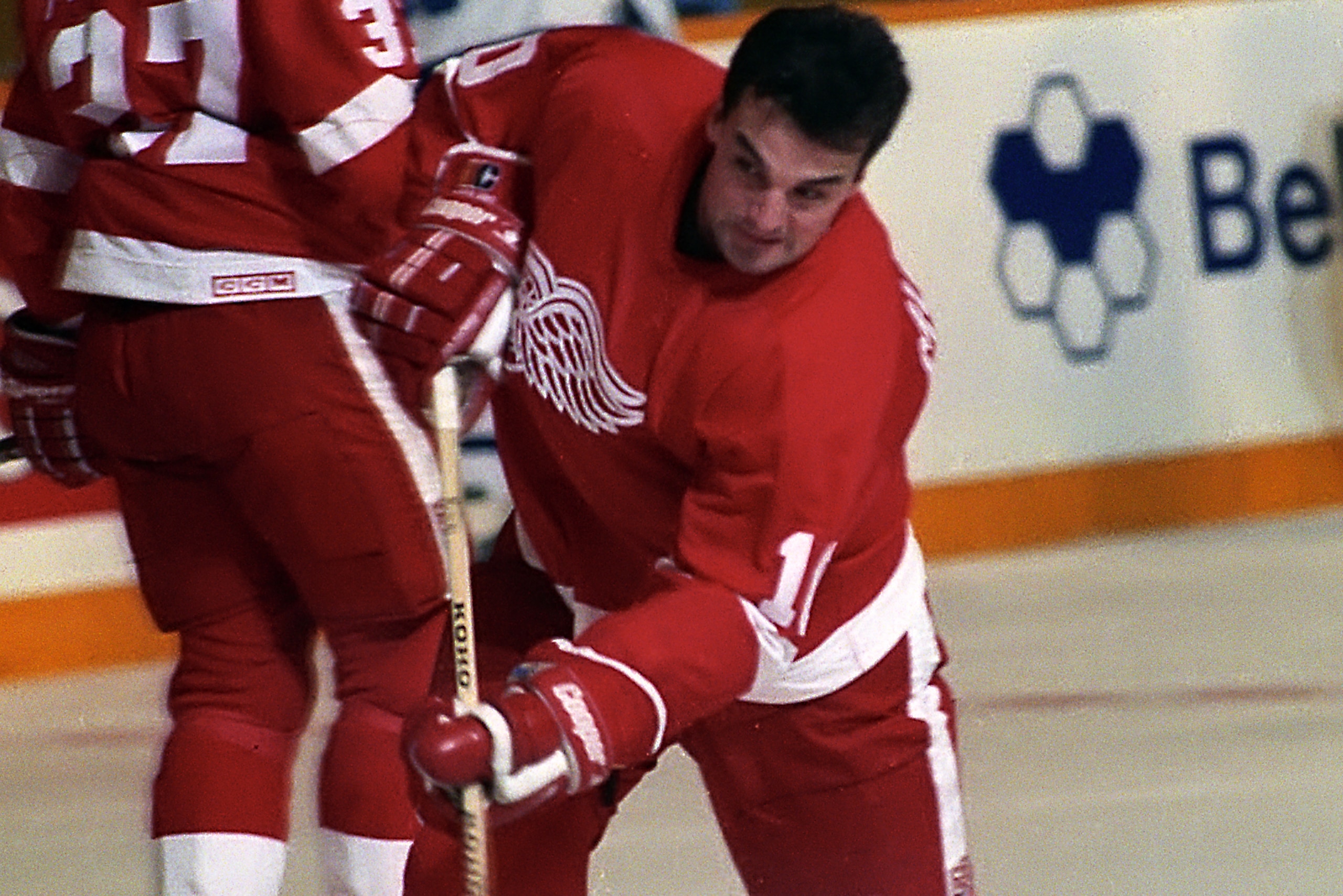 TORONTO, ON - OCTBER 28: Joe Murphy #10 of the Detroit Red Wings skates against the Toronto Maple Leafs during NHL game action October 28, 1989, at Maple Leaf Gardens in Toronto, Ontario, Canada. Toronto defeated Detroit 6-4. (Photo by Graig Abel/Getty Images)