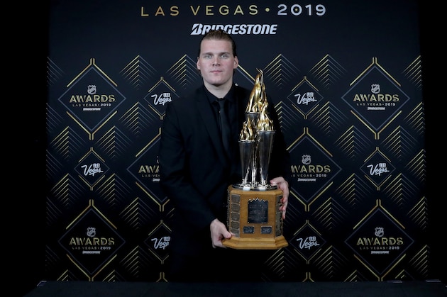 LAS VEGAS, NEVADA - JUNE 19: Robin Lehner of the New York Islanders poses with the Bill Masterton Memorial Trophy awarded to the player who best exemplifies the qualities of perseverance, sportsmanship and dedication to hockey during the 2019 NHL Awards at the Mandalay Bay Events Center on June 19, 2019 in Las Vegas, Nevada. (Photo by Bruce Bennett/Getty Images)