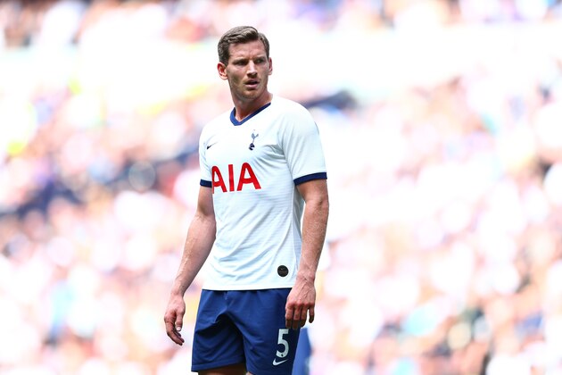 LONDON, ENGLAND - AUGUST 04:  Jan Vertonghen of Tottenham Hotspur looks on during the 2019 International Champions Cup match between Tottenham Hotspur and FC Internazionale at Tottenham Hotspur Stadium on August 04, 2019 in London, England. (Photo by Dan Istitene/Getty Images)