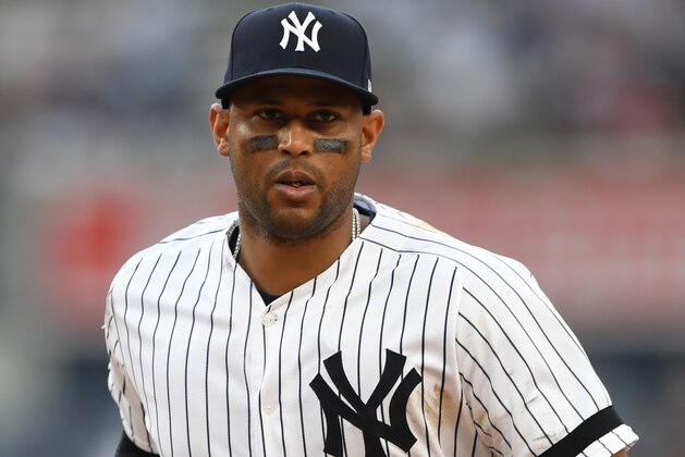 NEW YORK, NEW YORK - JULY 31: Aaron Hicks #31 of the New York Yankees runs toward the dugout during the fifth inning of the game against the Arizona Diamondbacks at Yankee Stadium on July 31, 2019 in the Bronx borough of New York City. (Photo by Sarah Stier/Getty Images)