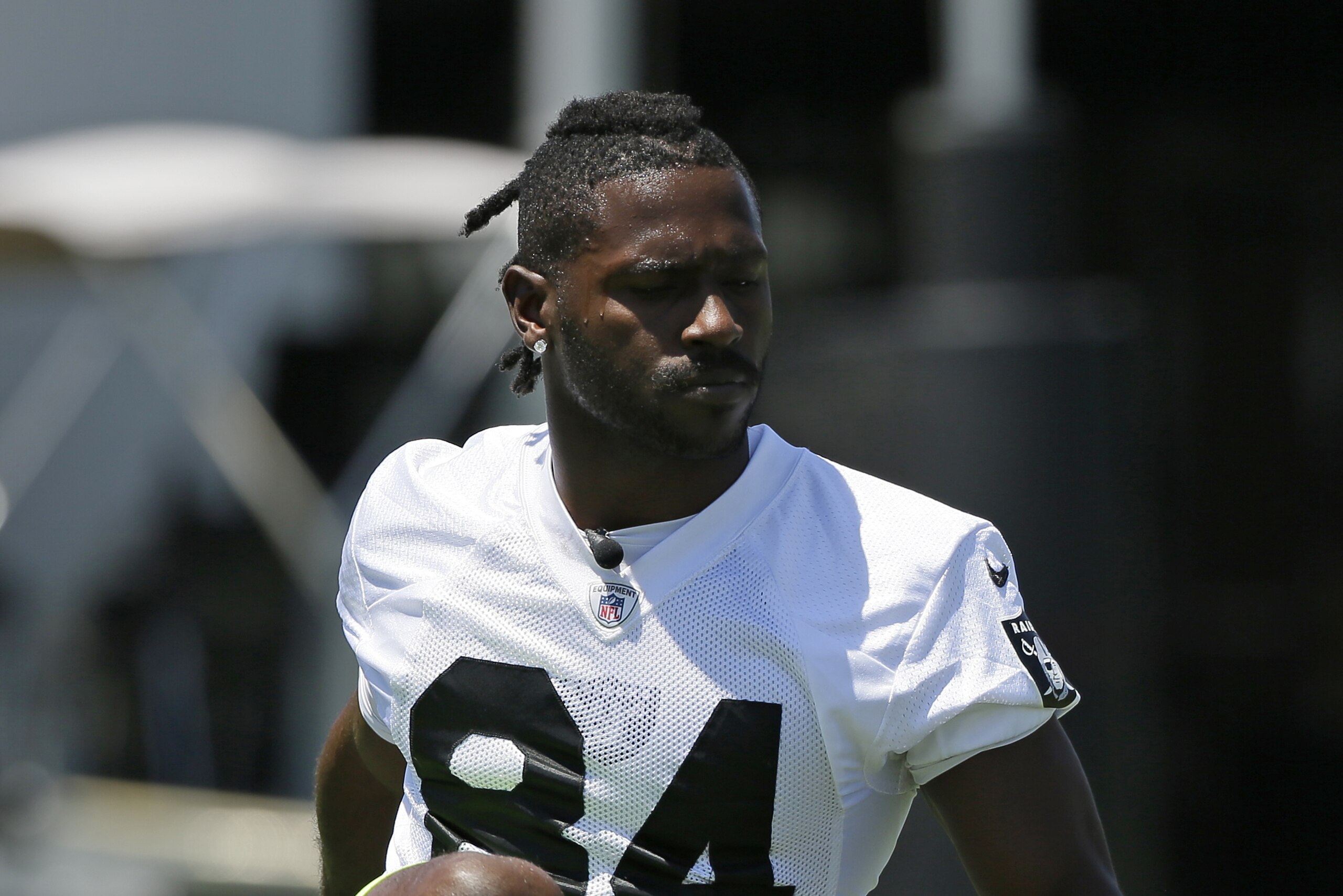 Oakland Raiders' Antonio Brown during NFL football minicamp Tuesday, June 11, 2019, in Alameda, Calif. (AP Photo/Eric Risberg)