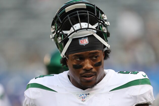 EAST RUTHERFORD, NEW JERSEY - AUGUST 08: Linebacker Avery Williamson #54 of the New York Jets in action against the New York Giants during their Preseason game at MetLife Stadium on August 08, 2019 in East Rutherford, New Jersey. (Photo by Al Pereira/Getty Images)