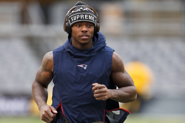 New England Patriots wide receiver Josh Gordon warms up before an NFL football game against the Pittsburgh Steelers in Pittsburgh, Sunday, Dec. 16, 2018. (AP Photo/Keith Srakocic)
