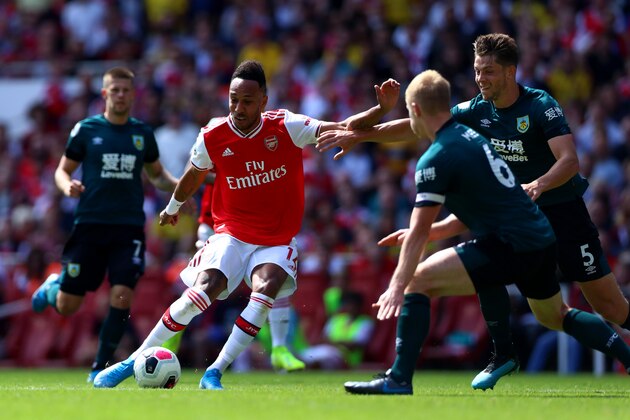LONDON, ENGLAND - AUGUST 17: Pierre-Emerick Aubameyang of Arsenal scores his teams second goal during the Premier League match between Arsenal FC and Burnley FC at Emirates Stadium on August 17, 2019 in London, United Kingdom. (Photo by Chloe Knott - Danehouse/Getty Images)