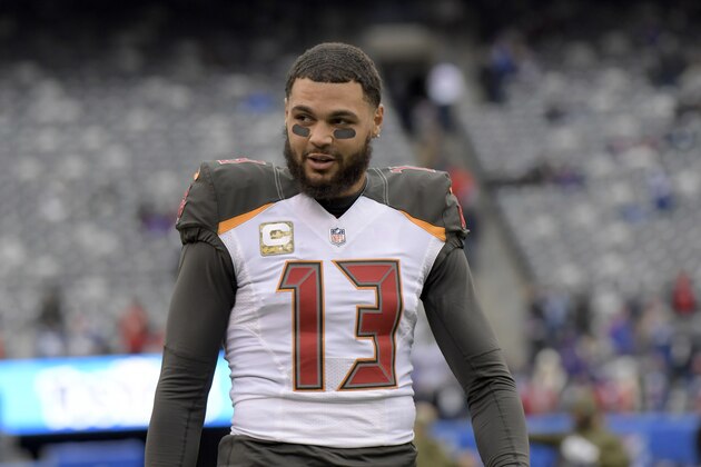 Tampa Bay Buccaneers wide receiver Mike Evans (13) warms up before an NFL football game against the New York Giants, Sunday, Nov. 18, 2018, in East Rutherford, N.J. (AP Photo/Bill Kostroun)