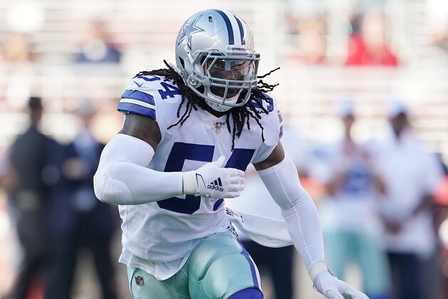 SANTA CLARA, CA - AUGUST 10:  Jaylon Smith #54 of the Dallas Cowboys pursues the play against the San Francisco 49ers during the first quarter of an NFL preseason football game at Levi's Stadium on August 10, 2019 in Santa Clara, California.  (Photo by Thearon W. Henderson/Getty Images)