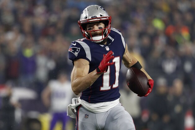 New England Patriots' Julian Edelman runs against the Minnesota Vikings during an NFL football game at Gillette Stadium, Sunday, Dec. 2, 2018 in Foxborough, Mass. (Winslow Townson/AP Images for Panini)