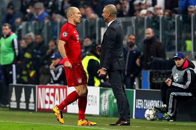 TURIN, ITALY - FEBRUARY 23:  Arjen Robben (L) of FC Bayern Muenchen celebrates his goal with his coach Josep Guardiola (R) during the UEFA Champions League Round of 16 first leg match between Juventus and FC Bayern Muenchen at Juventus Arena on February 23, 2016 in Turin, Italy.  (Photo by Marco Luzzani/Getty Images)