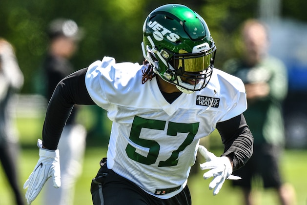FLORHAM PARK, NJ - JUNE 04: C.J. Mosley #57 of the New York Jets performing drills during mandatory minicamp at The Atlantic Health Jets Training Center on June 4, 2019 in Florham Park, New Jersey. (Photo by Mark Brown/Getty Images)