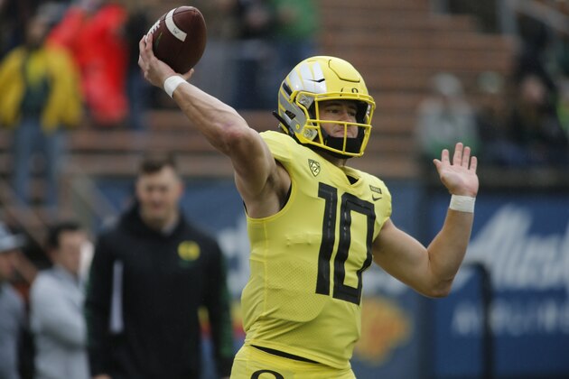 Oregon's Justin Herbert (10) before an NCAA college football game in Corvallis, Ore., on Friday, Nov. 23, 2018. (AP Photo/Timothy J. Gonzalez)