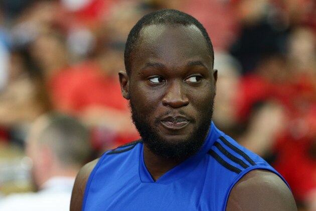 SINGAPORE - JULY 19:  Romelu Lukaku turns up for training during Manchester United official training/press conference at the Singapore National Stadium on July 19, 2019 in Singapore.  (Photo by Suhaimi Abdullah/International Champions Cup/Getty Images)