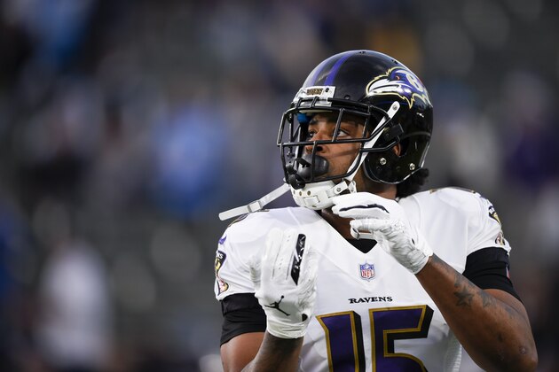 Baltimore Ravens wide receiver Michael Crabtree warms up before an NFL football game against the Los Angeles Chargers in Carson, Calif., Sunday, Dec. 23, 2018. (AP Photo/Kelvin Kuo)
