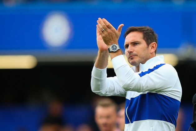 LONDON, ENGLAND - AUGUST 18: Chelsea head coach Frank Lampard applauds the fans at the final whistle during the Premier League match between Chelsea FC and Leicester City at Stamford Bridge on August 18, 2019 in London, United Kingdom. (Photo by Craig Mercer/MB Media/Getty Images)