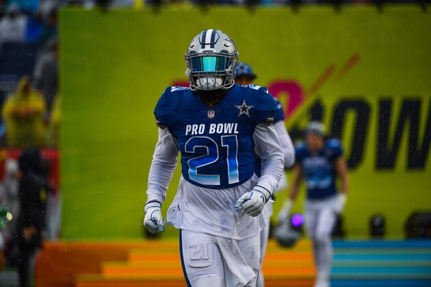 ORLANDO, FL - JANUARY 27: Ezekiel Elliott #21 of the Dallas Cowboys gets introduced before the 2019 NFL Pro Bowl at Camping World Stadium on January 27, 2019 in Orlando, Florida. (Photo by Mark Brown/Getty Images)