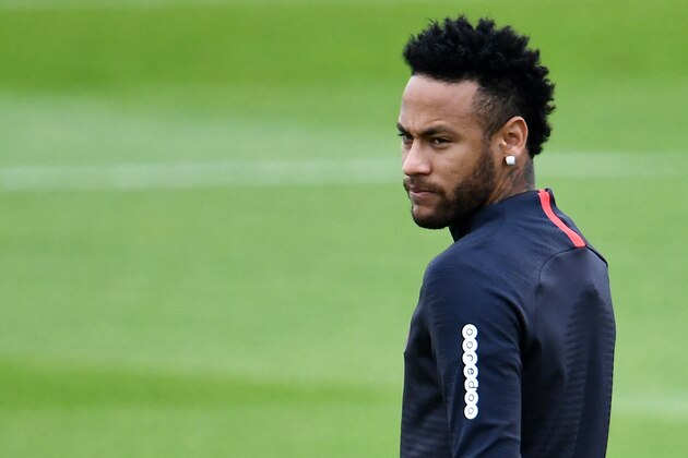 Paris Saint-Germain's Brazilian forward Neymar looks on as he takes part in a training session in Saint-Germain-en-Laye, west of Paris, on August 17, 2019, on the eve of the French L1 football match between Paris Saint-Germain (PSG) and Rennes. (Photo by FRANCK FIFE / AFP)        (Photo credit should read FRANCK FIFE/AFP/Getty Images)