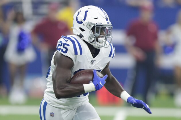 Indianapolis Colts running back Marlon Mack (25) runs against the Cleveland Browns during the first half of an NFL preseason football game in Indianapolis, Saturday, Aug. 17, 2019. (AP Photo/Michael Conroy)