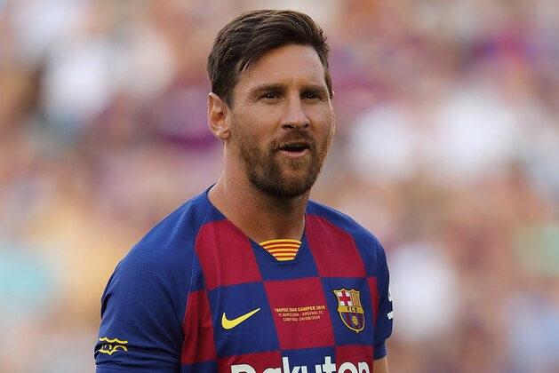 BARCELONA, SPAIN - AUGUST 04: Lionel Messi of FC Barcelona during the Pre-Season Friendly  between FC Barcelona and Arsenal at Nou Camp on August 4, 2019 in Barcelona, Spain. (Photo by Matthew Ashton - AMA/Getty Images)