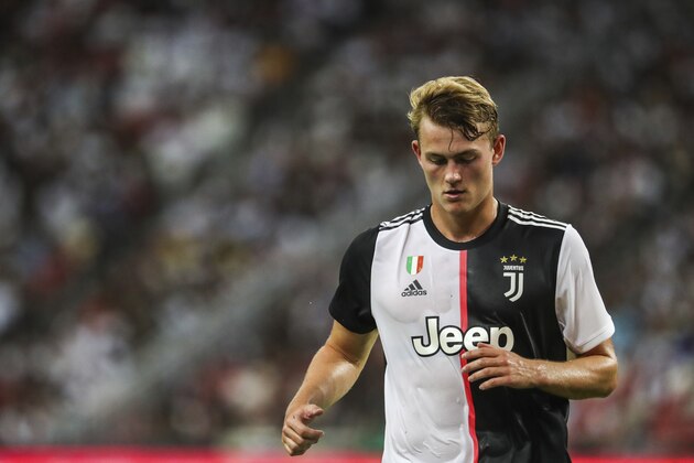 Juventus' Matthijs de Ligt in action during the International Champions Cup soccer match between Juventus and Tottenham Hotspur in Singapore, Sunday, July 21, 2019. (AP Photo/Danial Hakim)