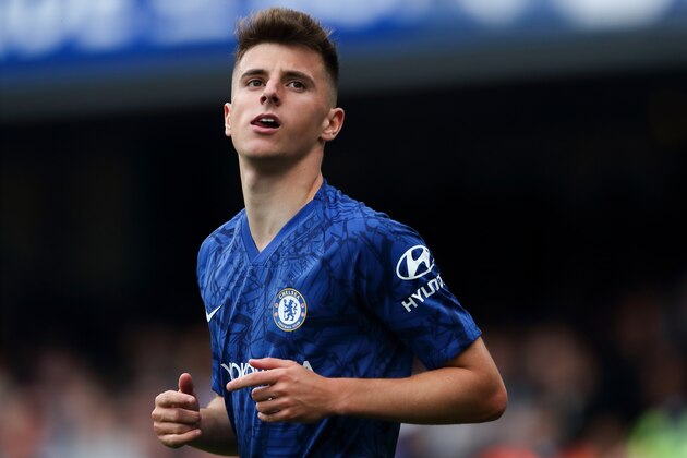 LONDON, ENGLAND - AUGUST 18: Mason Mount of Chelsea during the Premier League match between Chelsea FC and Leicester City at Stamford Bridge on August 18, 2019 in London, United Kingdom. (Photo by James Williamson - AMA/Getty Images)