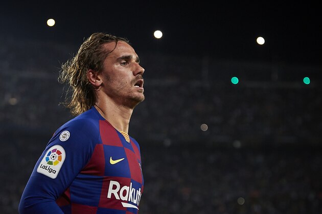 BARCELONA, SPAIN - AUGUST 25: Antoine Griezmann of FC Barcelona looks on during the Liga match between FC Barcelona and Real Betis Balompie at Camp Nou on August 25, 2019 in Barcelona, Spain. (Photo by Quality Sport Images/Getty Images)