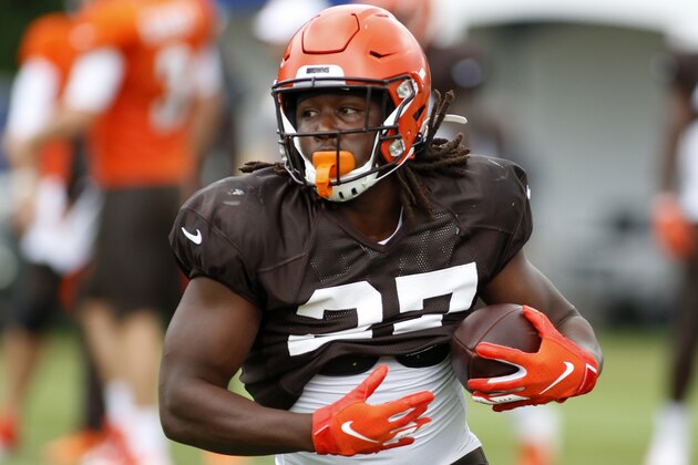 WESTFIELD, INDIANA - AUGUST 14: Kareem Hunt #27 of the Cleveland Browns runs the ball during the joint practice between the Cleveland Browns and the Indianapolis Colts at Grand Park on August 14, 2019 in Westfield, Indiana. (Photo by Justin Casterline/Getty Images)