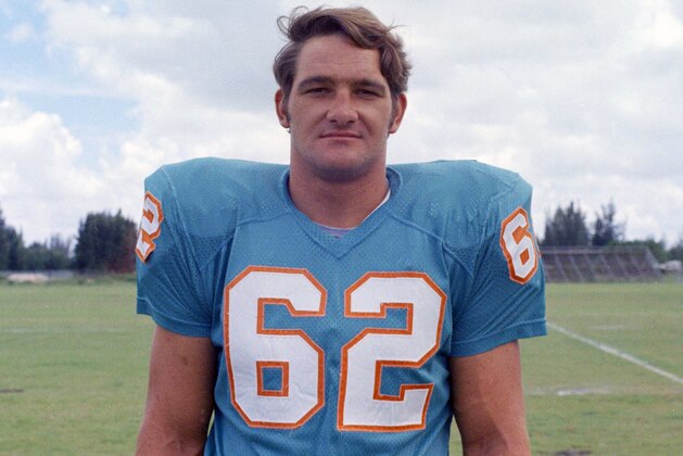 Miami Dolphins center Jim Langer is pictured in Los Angeles, 1973. (AP Photo/George Brich)