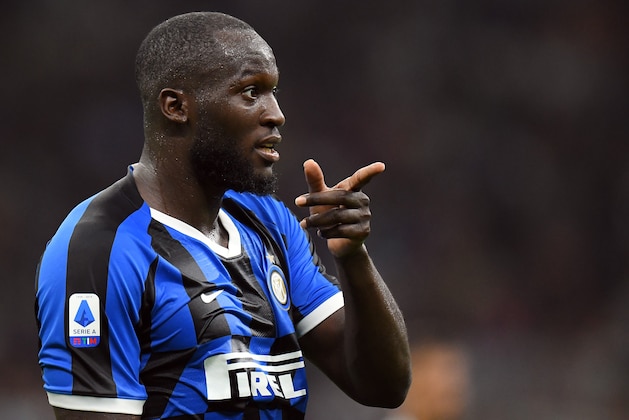 MILAN, ITALY - AUGUST 26:  Romelu Lukaku of FC Internazionale gestures during the Serie A match between FC Internazionale and US Lecce at Stadio Giuseppe Meazza on August 26, 2019 in Milan, Italy.  (Photo by Alessandro Sabattini/Getty Images)