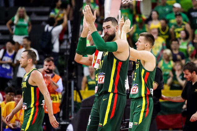 DONGGUAN, CHINA - SEPTEMBER 01: #17n Jonas Valanciunas of Lithuania thanks fans after the 2019 FIBA World Cup, first round match between Senegal and Lithuania at Dongguan Basketball Center on September 01, 2019 in Dongguan, China. (Photo by Zhizhao Wu/Getty Images)