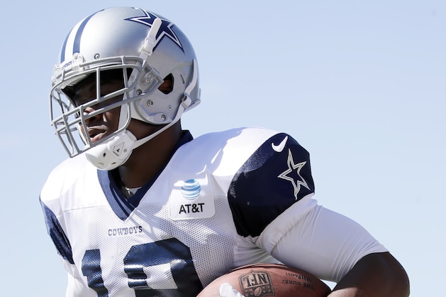 OXNARD, CALIFORNIA - AUGUST 2: Amari Cooper #19 of the Dallas Cowboys runs through a drill during training camp on August 2, 2019 in Oxnard, California. (Photo by Josh Lefkowitz/Getty Images)